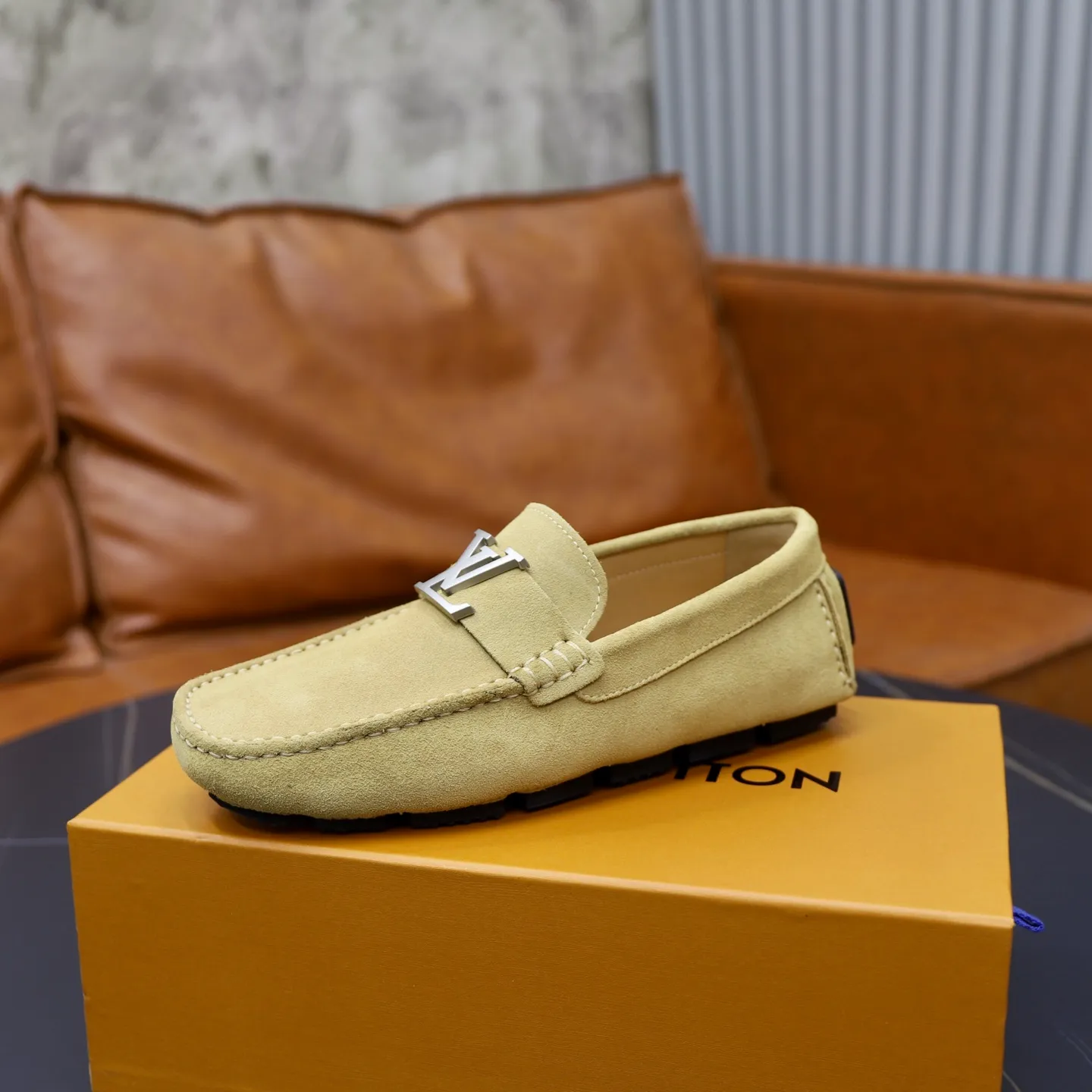 Ex-factory price: 480💰【LV】Louis Vuitton ⚠️High-end men’s driving and pedal series ⚠️38-44 (customized for 45) ⚠️All original cowhide leather! Thick and soft! Made entirely of calfskin lining! Rubber sheet anti-slip beanie sole! Three-dimensional package technology! Fashionable and classic! Handicrafts! Original high quality! Feel free to compare!